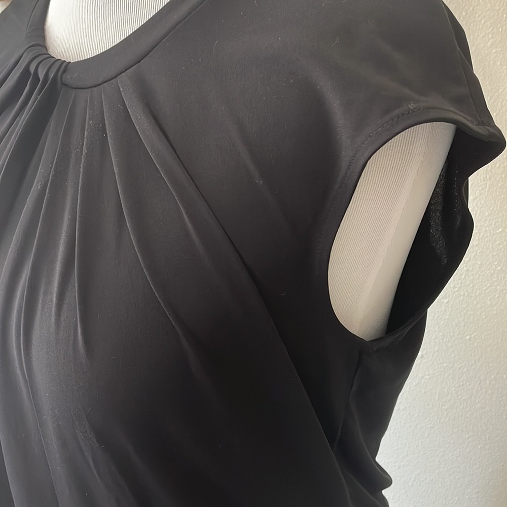 Liz Claiborne Medium Black Sleeveless Dress Blouse with Zipper Detail in Back - Picture 3 of 6